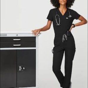 Figs black scrub set with joggers